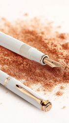 PELİKAN - Pelikan Special Edition Souverän® M600 White & Rose Gold Fountain Pen (1)